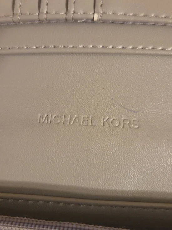 Michael Kors Wallet - Picture 10 of 13